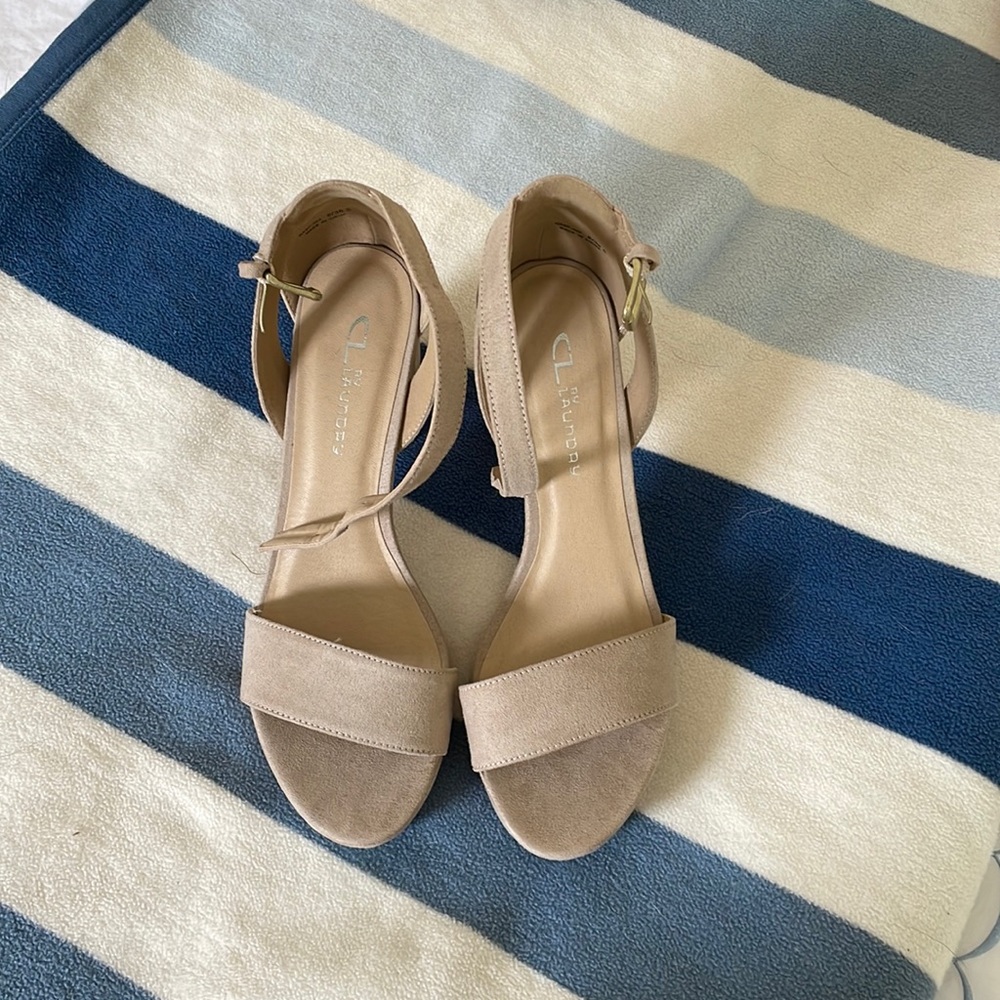 Chinese laundry tan suede heels size 8
